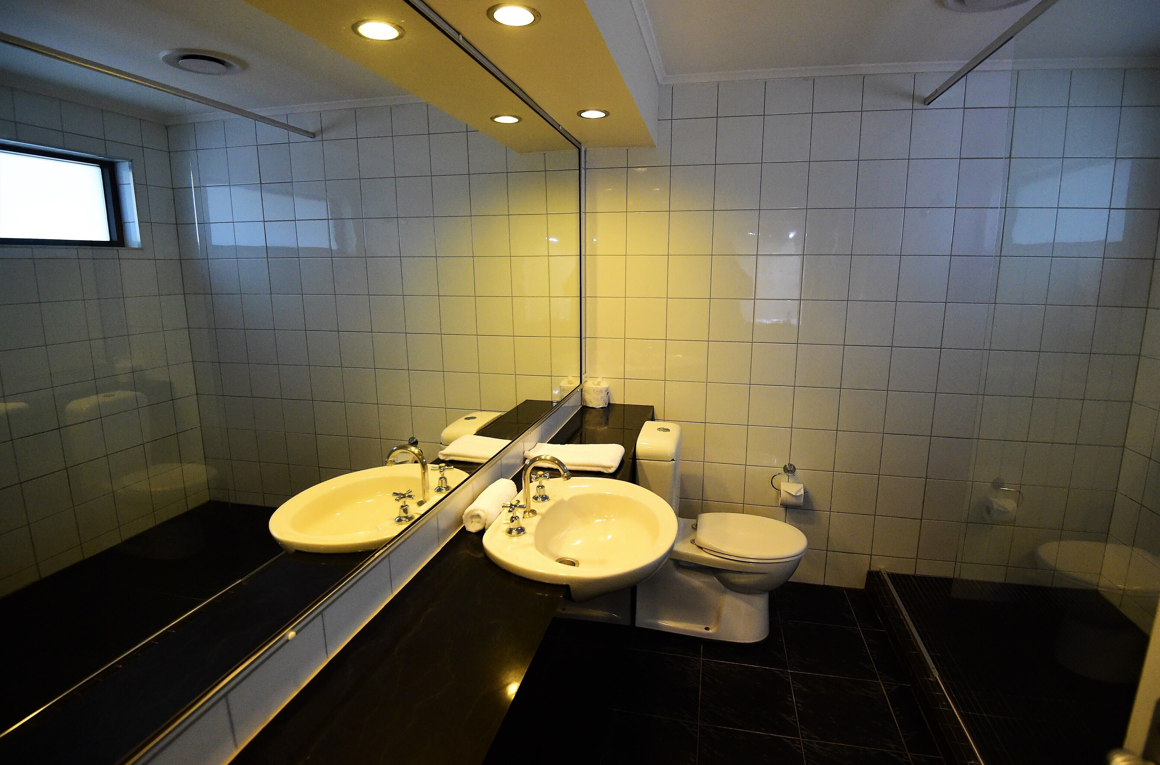 Caledonian Hotel Motel