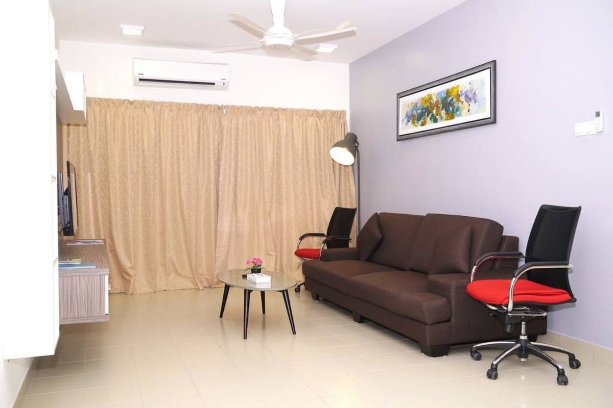 Apartment | Living room | Flat-screen TV