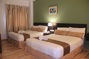 Family Room | Desk, free WiFi - Alami Garden Hotel (Shah Alam)