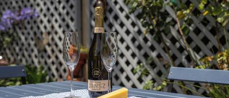 Standard Cottage, 1 Bedroom, Non Smoking, Kitchen (Arendon Cottage) | Terrace/patio