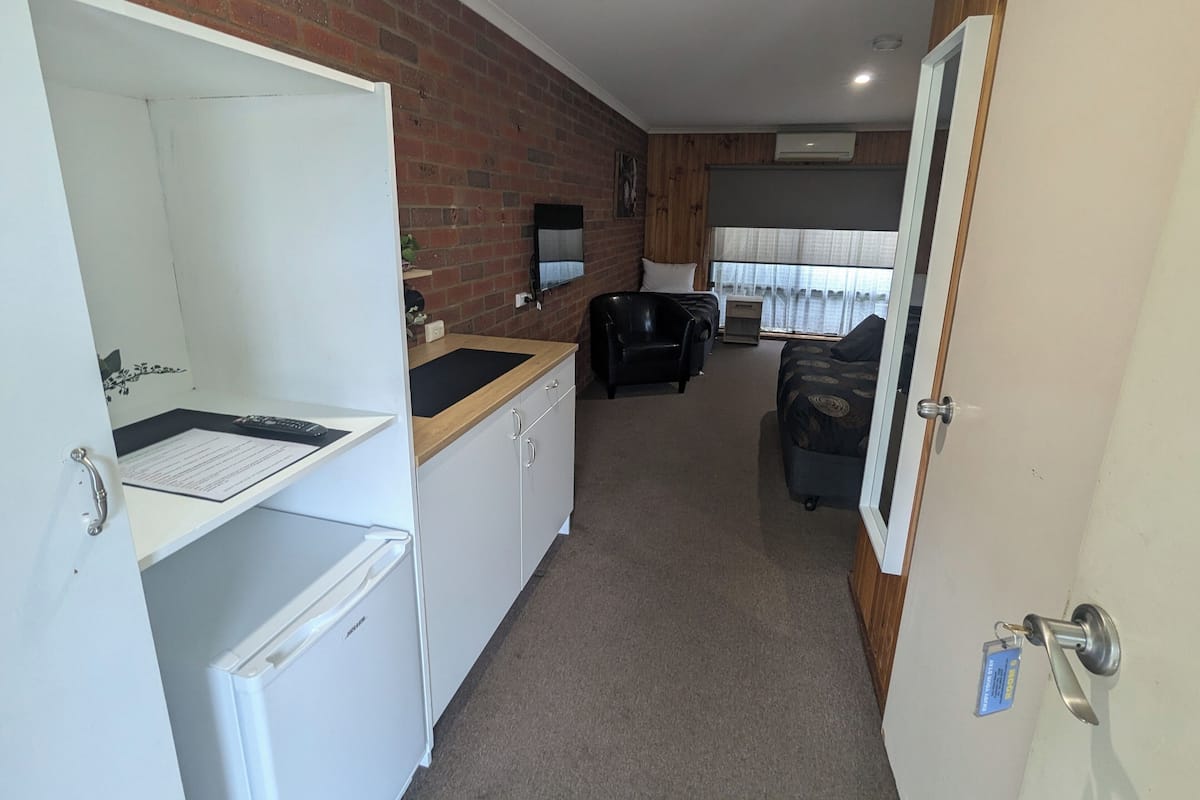 Standard Twin Room, Multiple Beds | Soundproofing, iron/ironing board, free WiFi, bed sheets