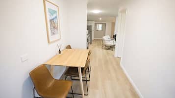 Departamento, Terraza (Apartment 3) | 1 habitación, tabla de planchar con plancha, wifi gratis y ropa de cama