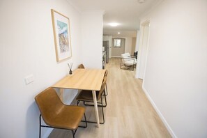 Appartement, terrasse (Apartment 3) | 1 chambre, fer et planche à repasser, Wi-Fi gratuit, draps fournis
