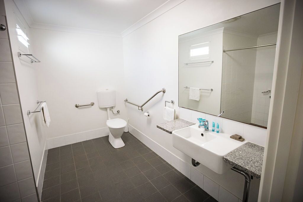 Apartment, Terrace (Apartment 3) | Bathroom | Combined shower/bathtub, free toiletries, hair dryer, towels
