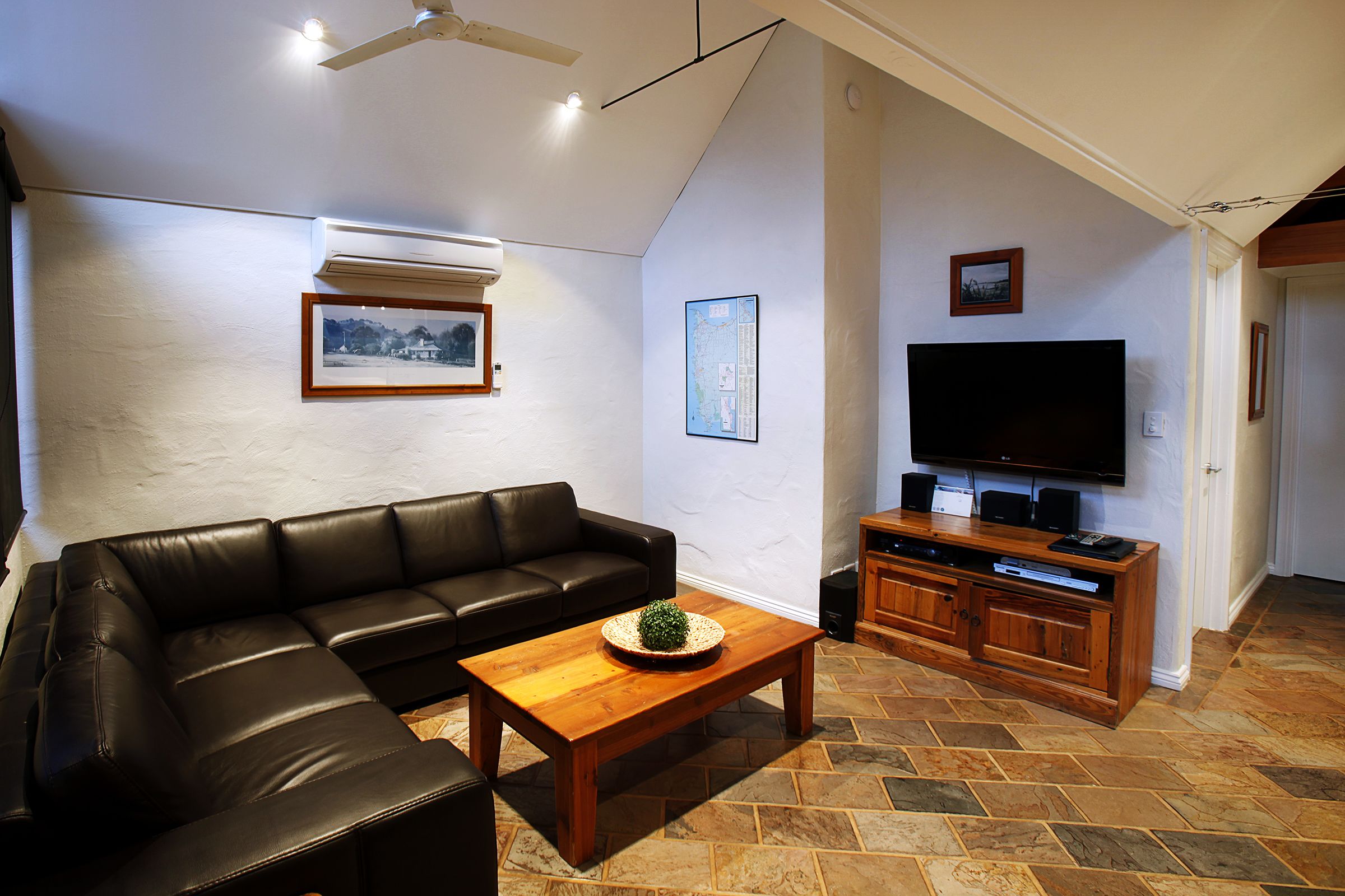 Whalers Cove Villas — image 8