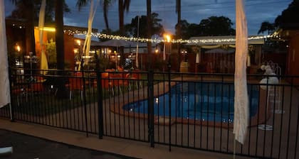 Motel Oasis