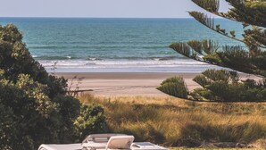 Beach - Island View Holiday Park (Opotiki)