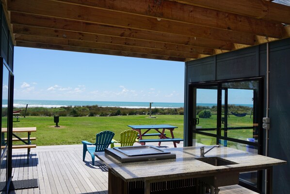 Family Suite, 2 Bedrooms, Non Smoking, Kitchen (Family Cabin) | Shared kitchen - Island View Holiday Park (Opotiki)