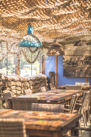 Outdoor dining - Island View Holiday Park (Opotiki)