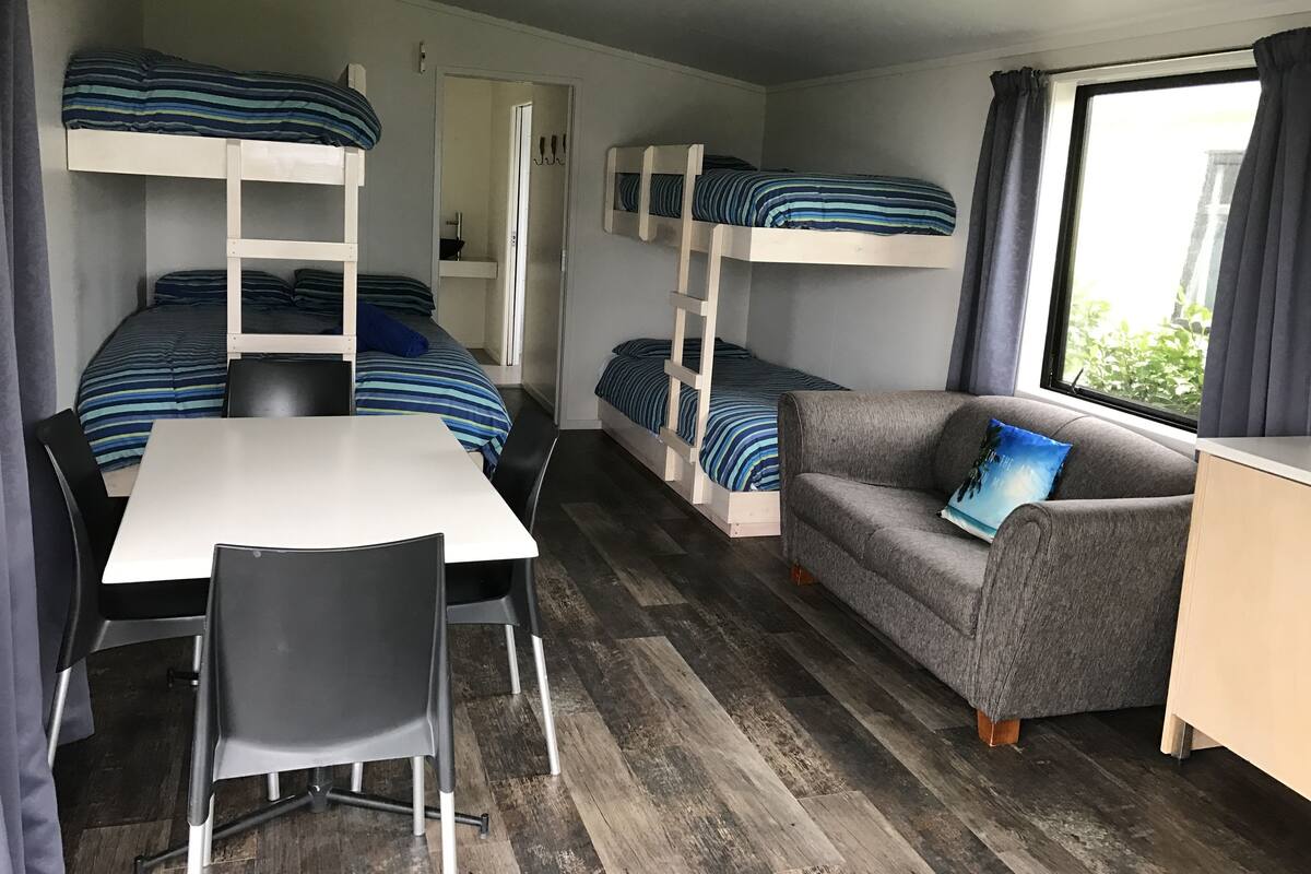Suite familiar, 2 habitaciones, para no fumadores, cocina (Family Cabin) | Wifi gratis 