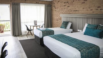 Deluxe-Zimmer, 1 Schlafzimmer | Schreibtisch, Bügeleisen/Bügelbrett, kostenloses WLAN, Bettwäsche