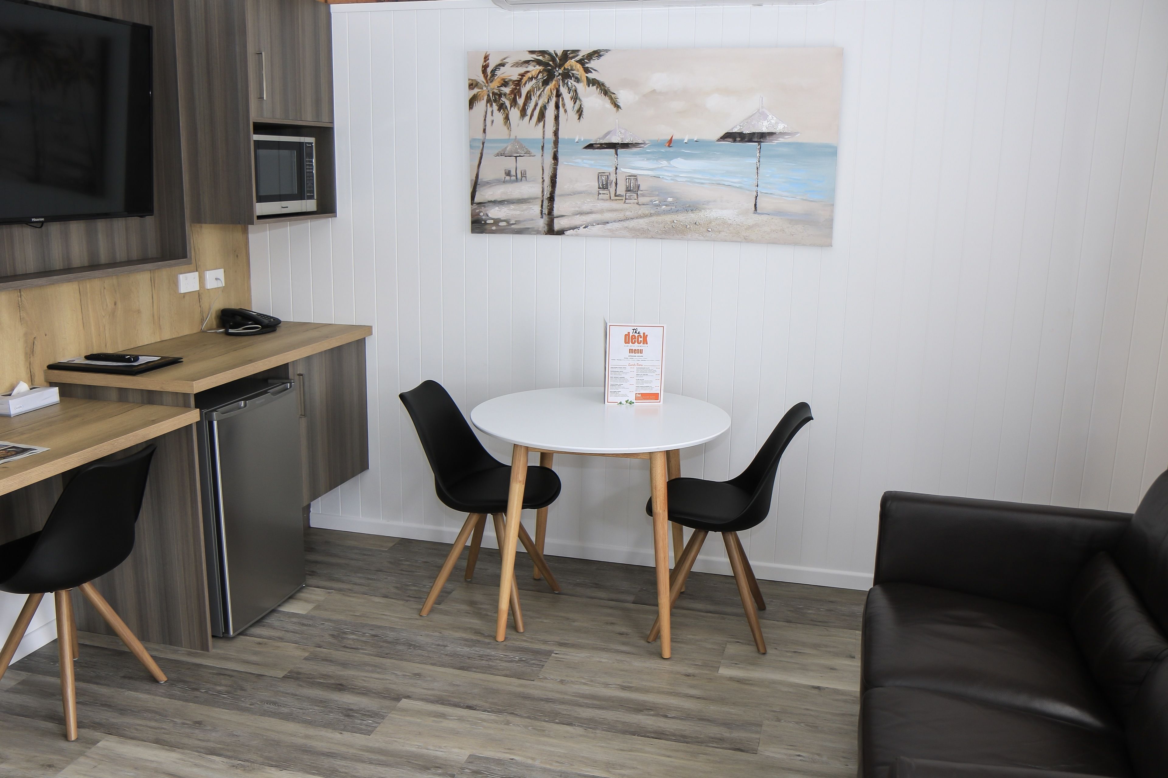 Family Unit | Living area | Flat-screen TV