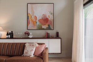 Televisión LCD, chimenea, Netflix, servicios de streaming