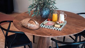 Petit déjeuner en libre-service compris tous les jours