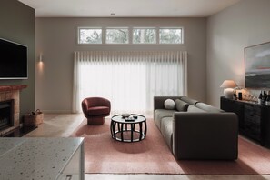 Luxury Villa, 1 King Bed, Non Smoking, Fireplace | Living room | 55-inch LCD TV with cable channels, TV, fireplace - Clayfields Hunter Valley (Pokolbin)