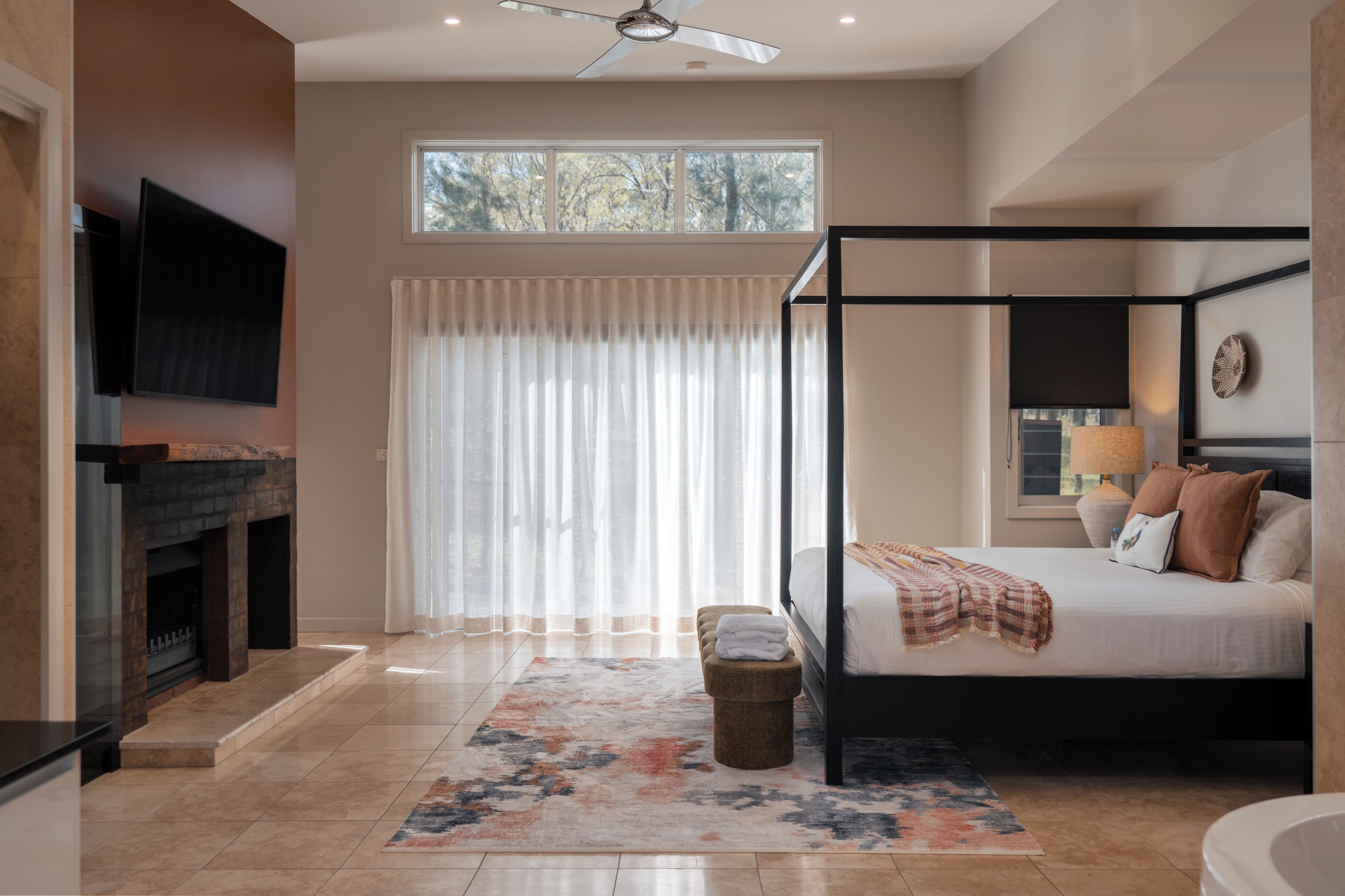 Luxury Villa, Jetted Tub, Valley View | Premium bedding, pillow-top beds, soundproofing, iron/ironing board
