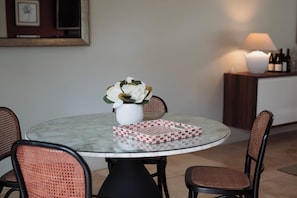 Villa Luxe, bain à remous, vue vallée | Salle à manger
