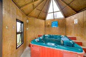 Bain à remous intérieur