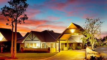 Façade de lâhĂ©bergement - soirĂ©e/nuit