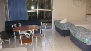 Studio (Large Studio 2 Double Beds)