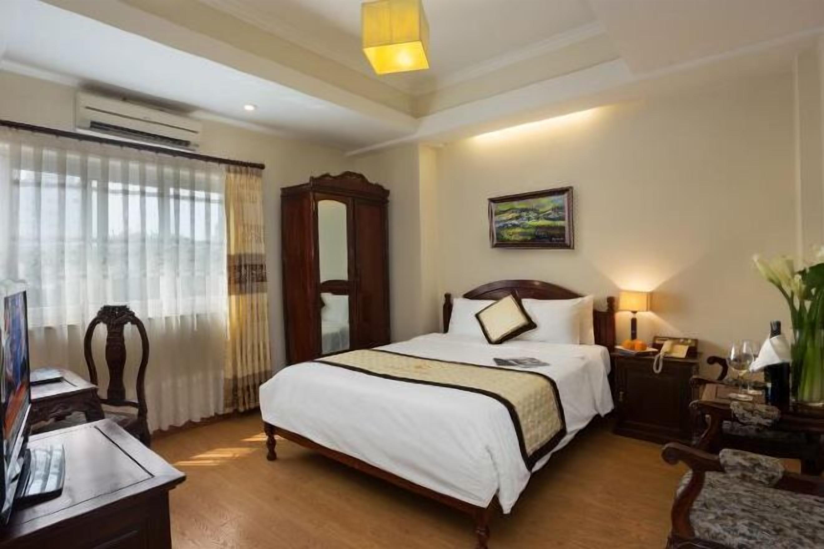 Minibar, in-room safe, blackout curtains, iron/ironing board