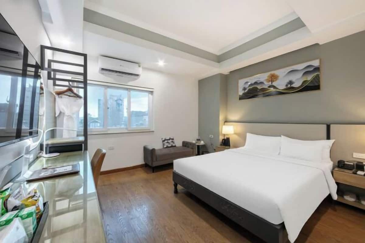 Minibar, in-room safe, blackout drapes, iron/ironing board