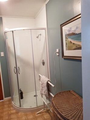 Quarto standard, para não fumantes, banheiro compartilhado (4 Bedroom Retreat) | Banheiro | Toalhas de banho 