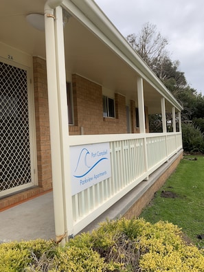 One Bedroom Family Suite | Balcony - Port Campbell Parkview Motel & Apartments (Port Campbell)