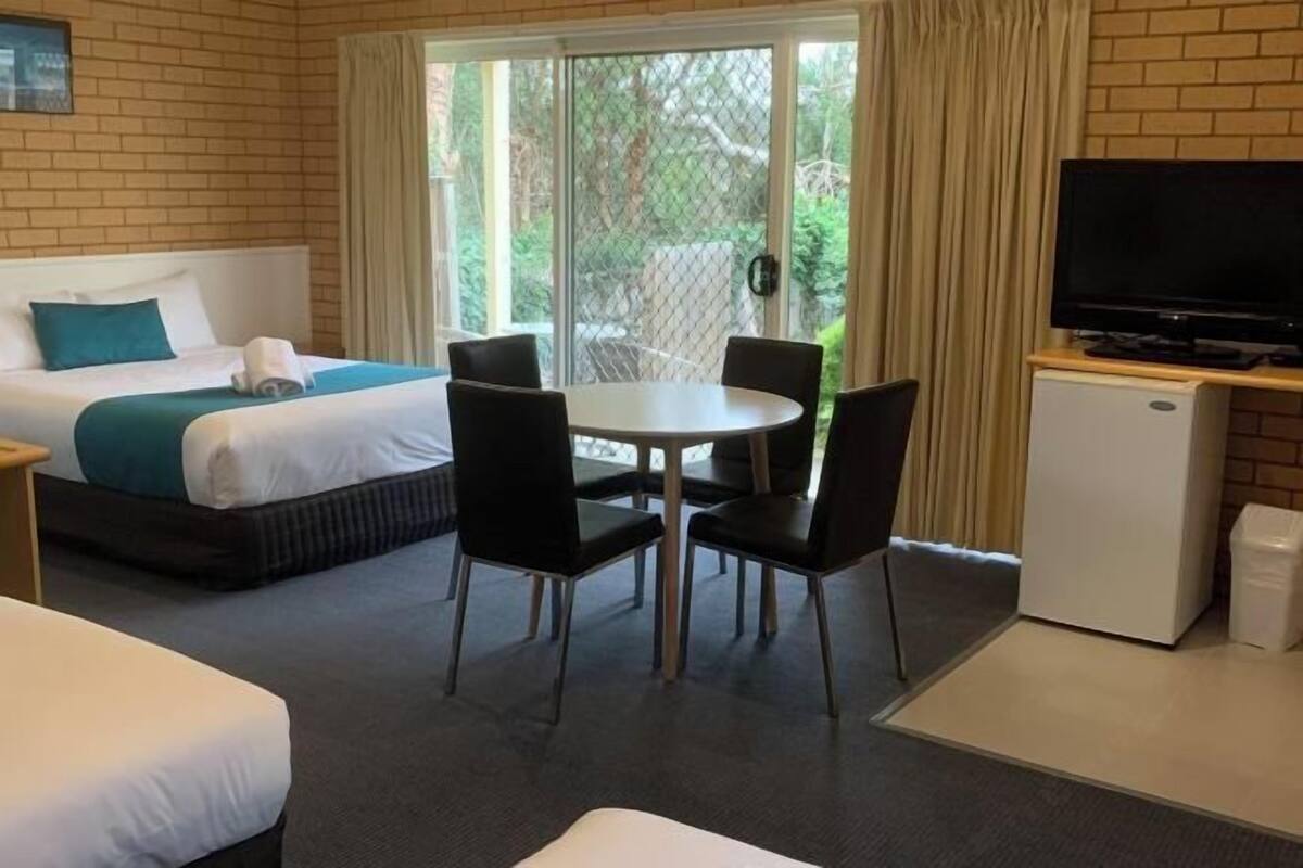 Soundproofing, iron/ironing board, free WiFi, bed sheets