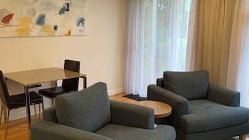 Deluxe-Apartment, 1 Schlafzimmer, Nichtraucher, Küche (Apartment) | Schallisolierte Zimmer, Bügeleisen/Bügelbrett, kostenloses WLAN