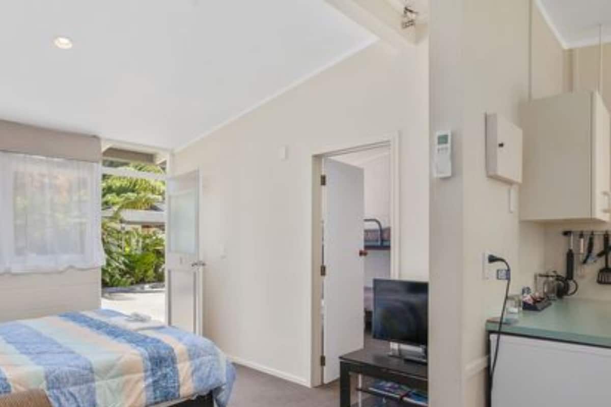 Departamento familiar, 1 habitación, para no fumadores, cocineta | Tabla de planchar con plancha, wifi gratis y ropa de cama