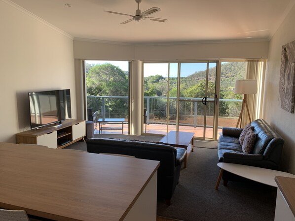 Standard Apartment, 2 Bedrooms, Non Smoking, Kitchen (/2BTHRM/SPA - 5) | Living room | Plasma TV, DVD player - Bluewater Apartments Merimbula (Merimbula)