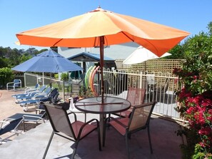 Outdoor dining - Bluewater Apartments Merimbula (Merimbula)