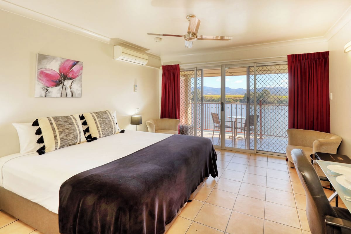 1 bedroom, minibar, free WiFi, bed sheets