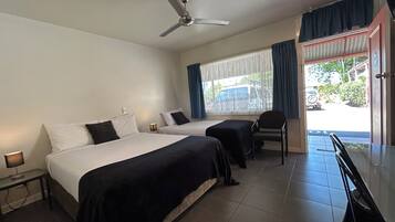 Standard Room (Twin)