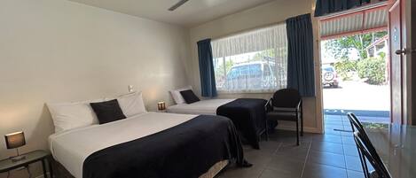 Standard Room (Twin) | Minibar, free WiFi, bed sheets