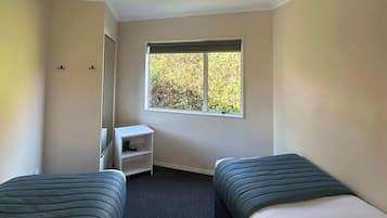 Bungalow Supérieur, 2 chambres, cuisine | Fer et planche à repasser, Wi-Fi gratuit