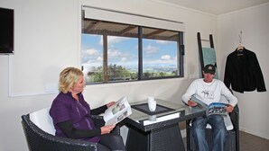 Standard Studio, Non Smoking, Kitchenette (Tui Cottage) | In-room dining - Auckland Country Cottages (Clevedon)