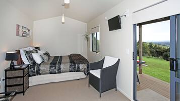Standard Room, Kitchenette (Fantail Cottage) | Premium bedding, cribs/infant beds, rollaway beds, free WiFi