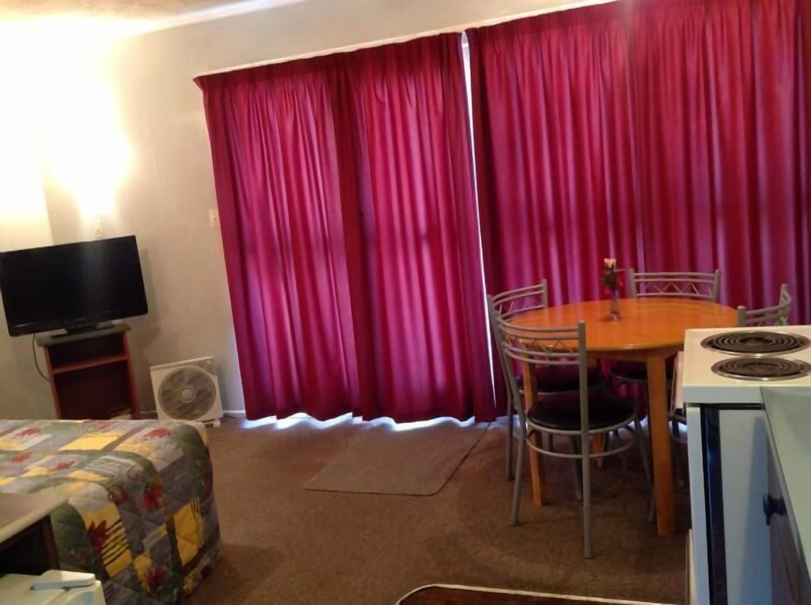 5 chambres, literie de qualité supérieure, bureau