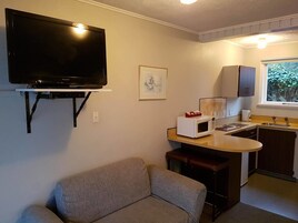 Standard Studio, Non Smoking, Kitchenette (Studio Twin) | 5 bedrooms, premium bedding, desk, iron/ironing board