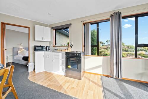 Luxury Apartment, 3 Bedrooms, Kitchenette | Private kitchenette