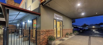 Saltbush Motor Inn