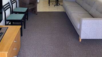 Family Suite | Living area