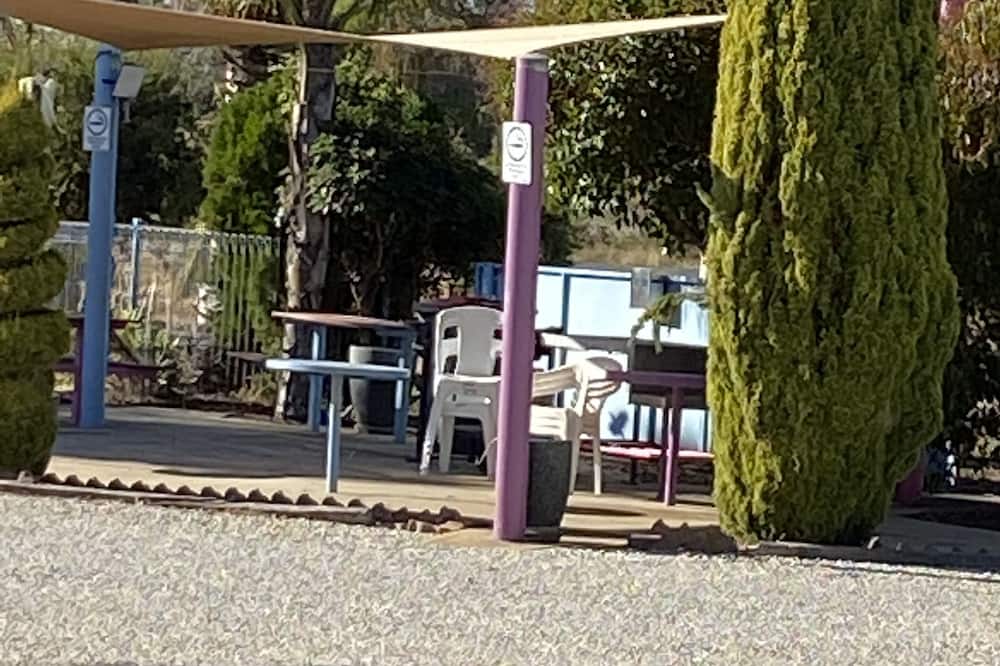 Paddle Steamer Motel
