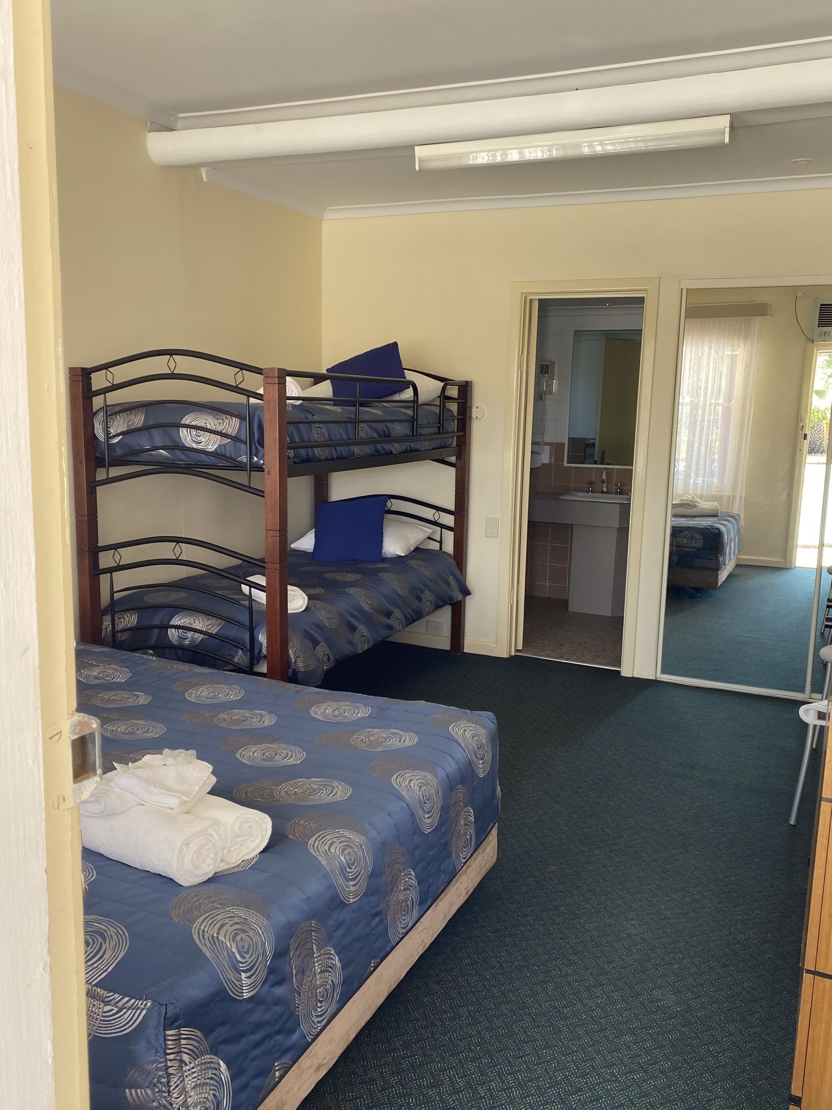 2 plus Share Room