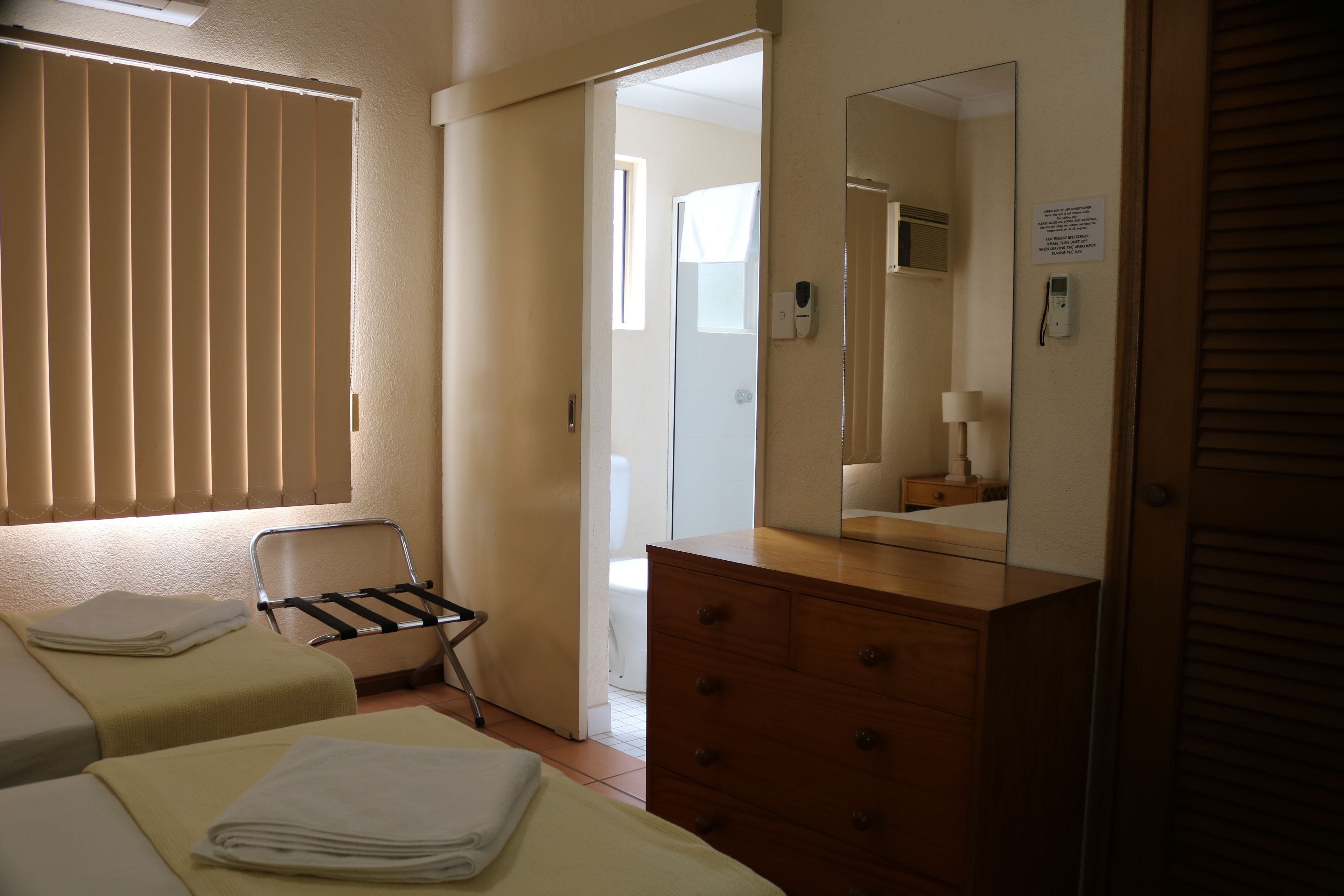 Royal Palm Villas Cairns — image 8