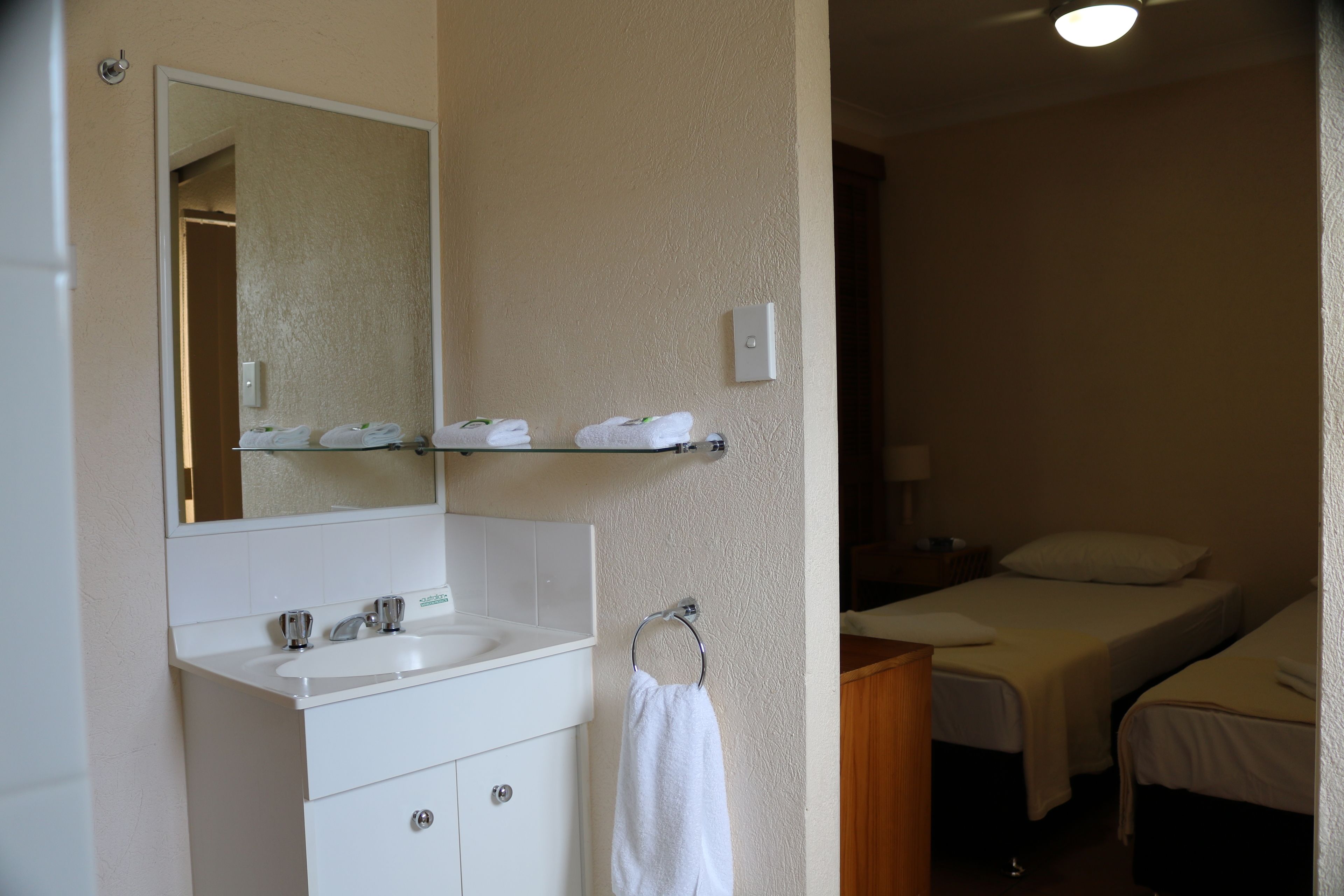 Royal Palm Villas Cairns — image 10