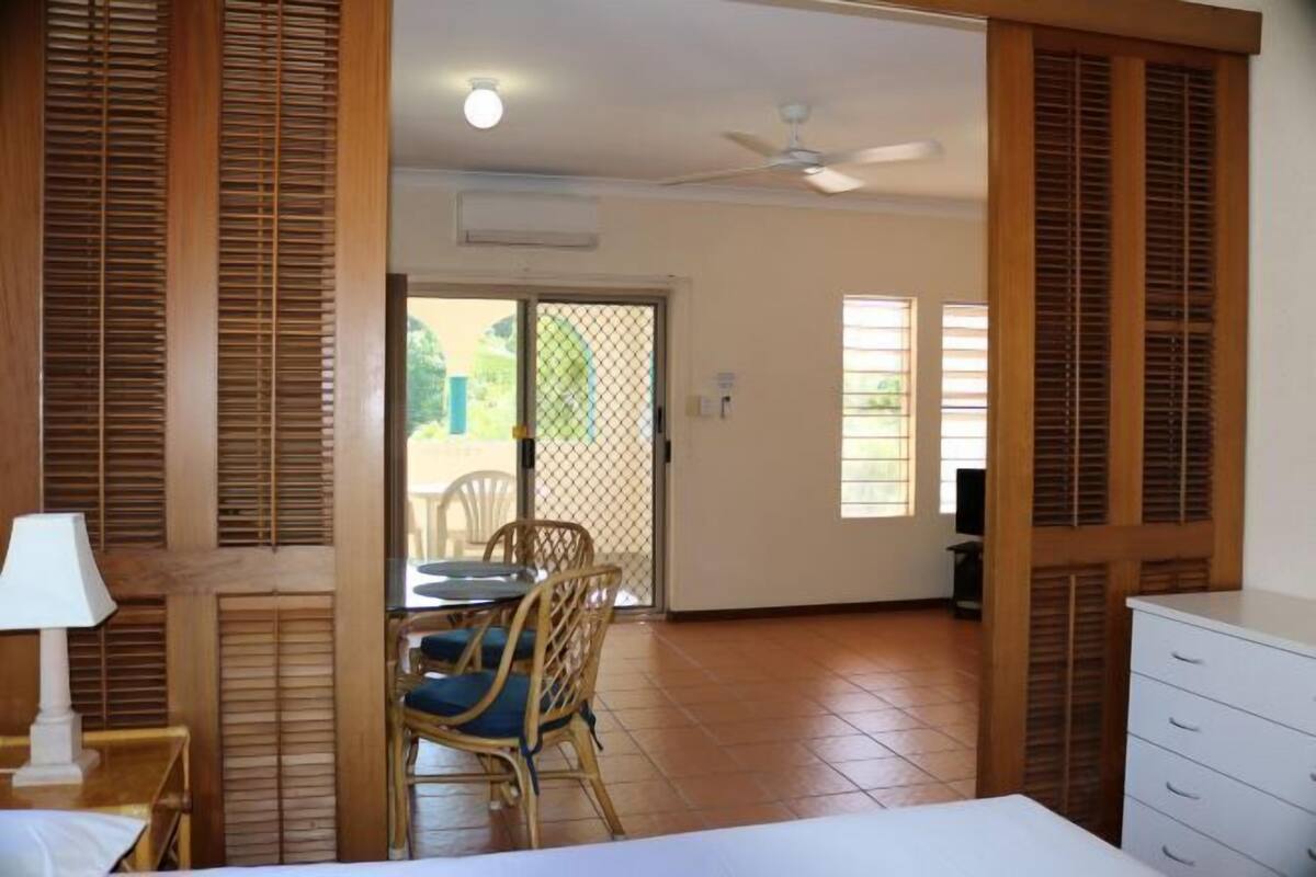 Iron/ironing board, WiFi (free), bed sheets