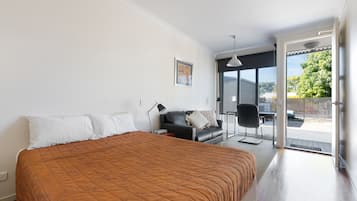 Ropa de cama de alta calidad y minibar